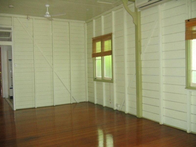 35 Greenslade Street, West End QLD 4810
