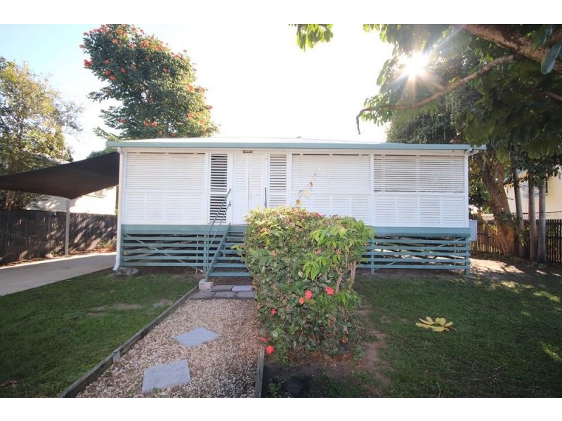 39 Carr Street, Hermit Park QLD 4812