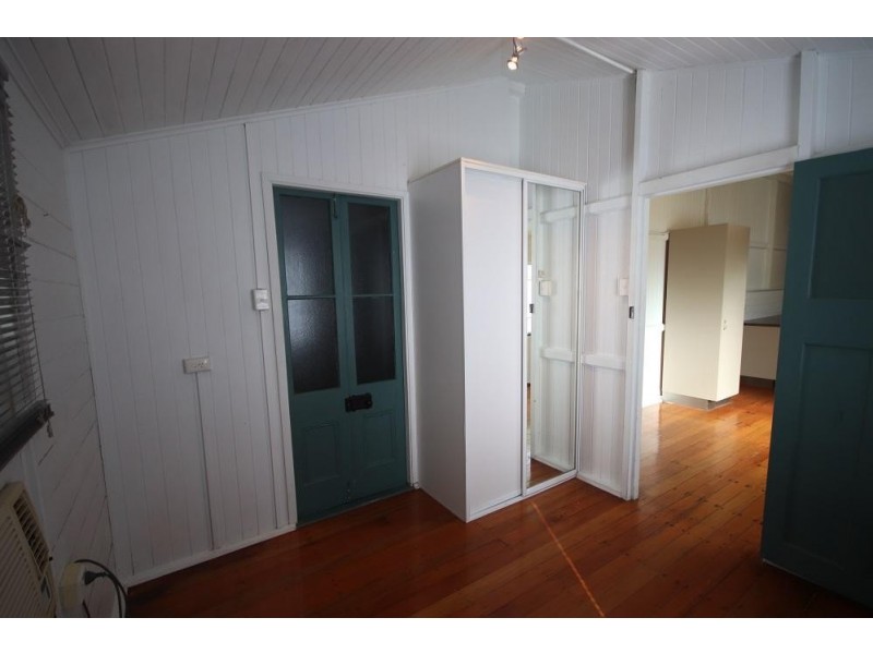 39 Carr Street, Hermit Park QLD 4812