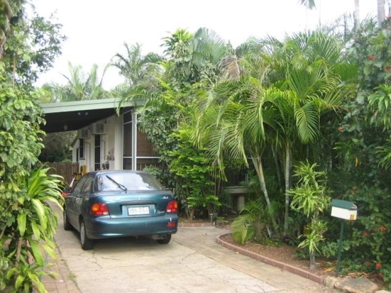 31 Coral Street, Saunders Beach QLD 4818