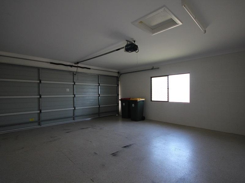 34 Hillock Crescent, Bushland Beach QLD 4818