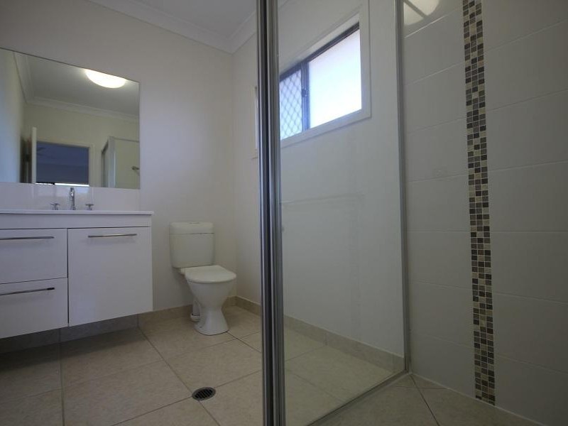 34 Hillock Crescent, Bushland Beach QLD 4818