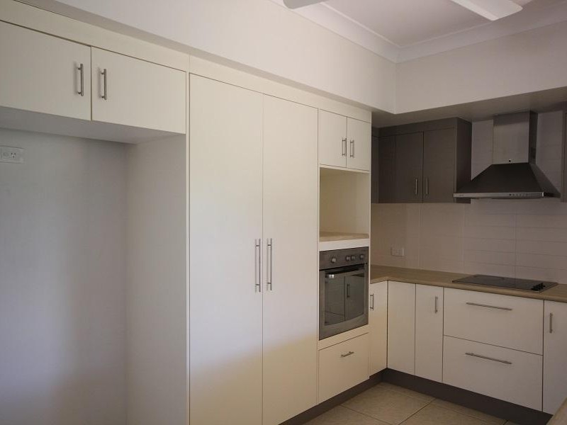 34 Hillock Crescent, Bushland Beach QLD 4818