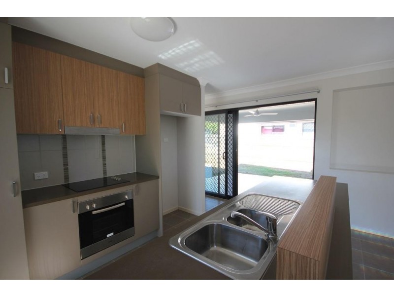 1 Franklin Drive, Mount Louisa QLD 4814