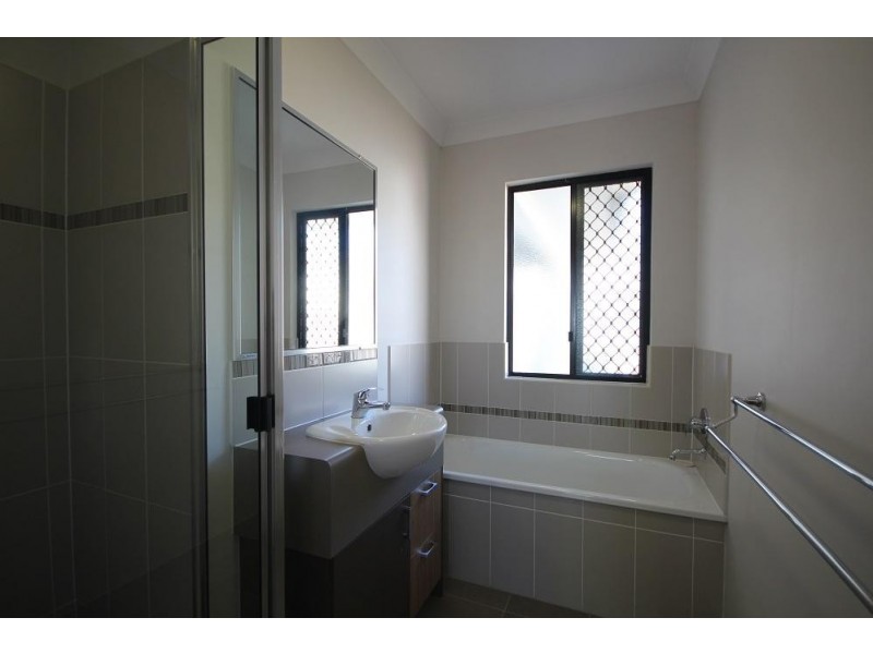 1 Franklin Drive, Mount Louisa QLD 4814