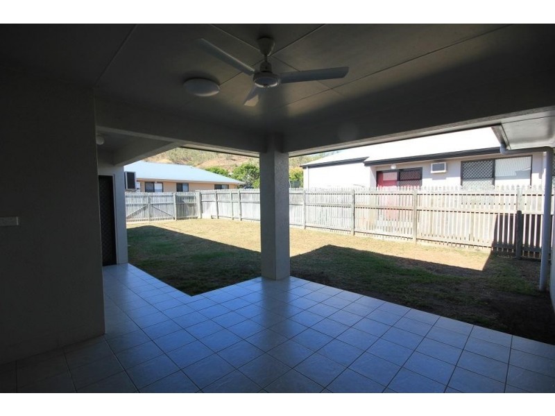 1 Franklin Drive, Mount Louisa QLD 4814