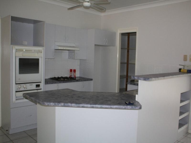 Bushland Beach QLD 4818