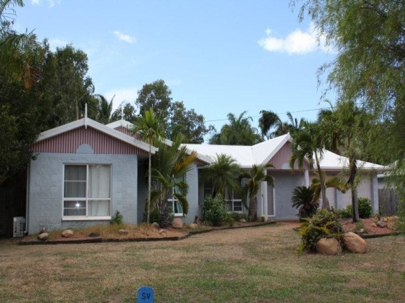 Bushland Beach QLD 4818