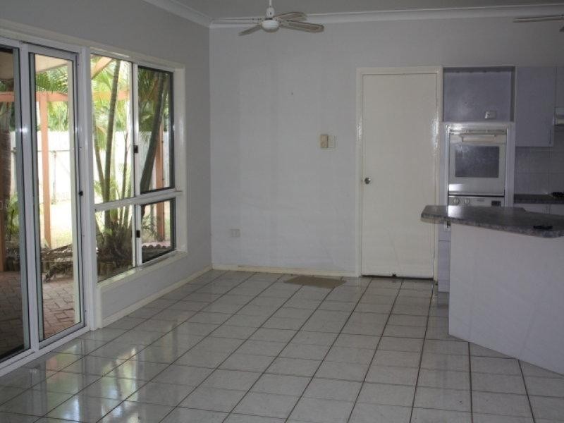 Bushland Beach QLD 4818