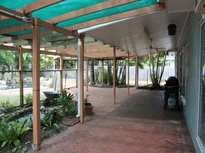 Bushland Beach QLD 4818