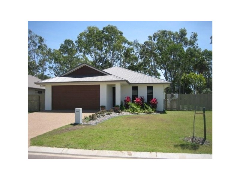 35 Eshelby Street, Bushland Beach QLD 4818