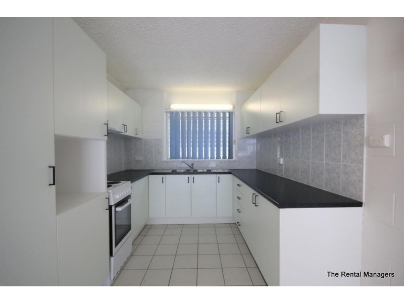 4/98 The Strand, North Ward QLD 4810