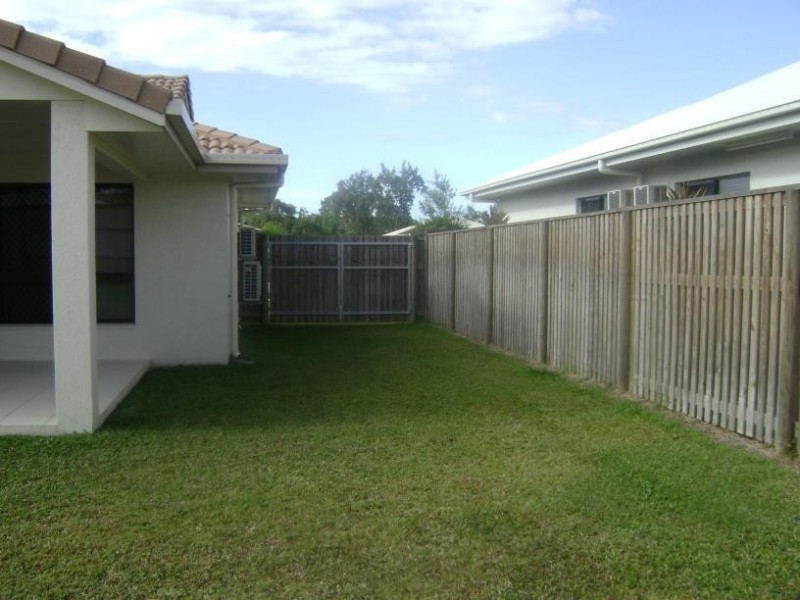 11 Anchorage Circuit, Bushland Beach QLD 4818