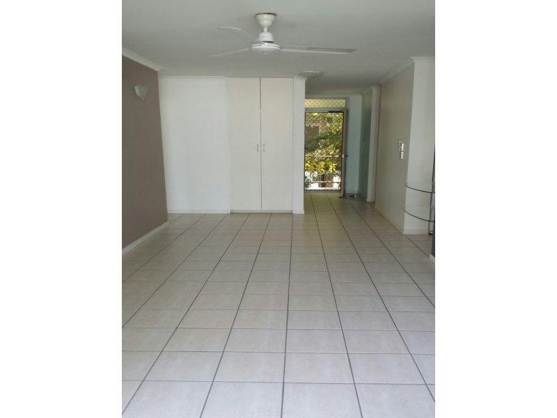 8/6 Hale Street, Townsville City QLD 4810