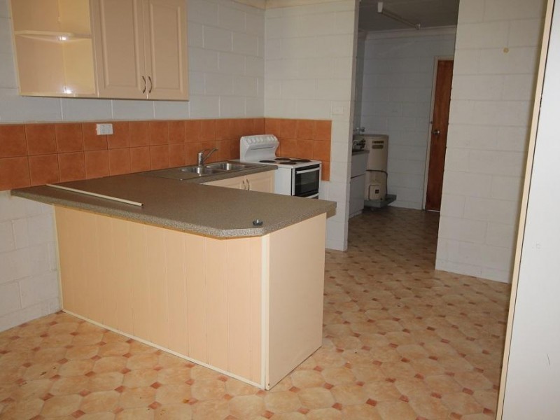 2/1077 Riverway Drive, Rasmussen QLD 4815