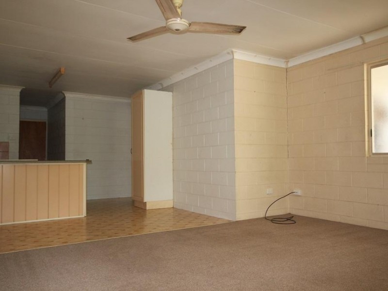 2/1077 Riverway Drive, Rasmussen QLD 4815