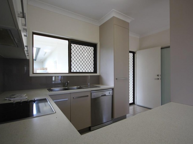 1/63 Hugh Street, West End QLD 4810