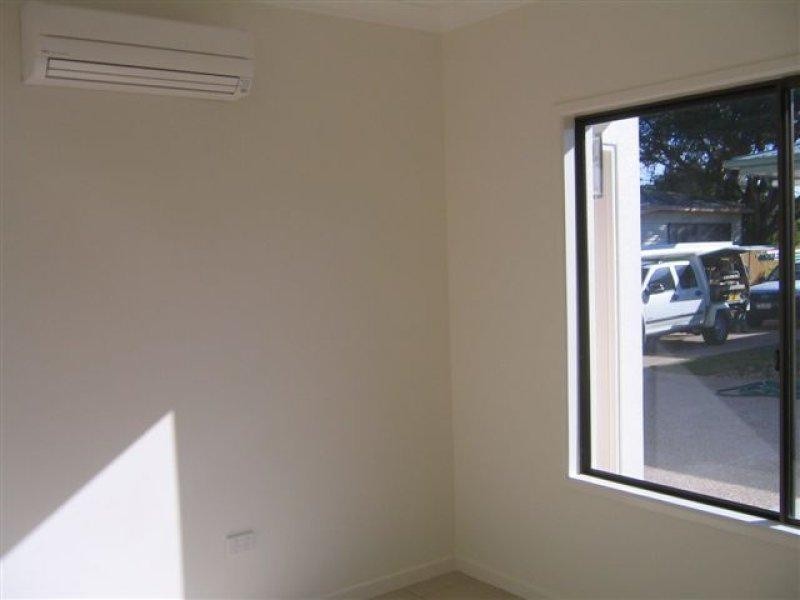 2/63 Hugh Street, West End QLD 4810