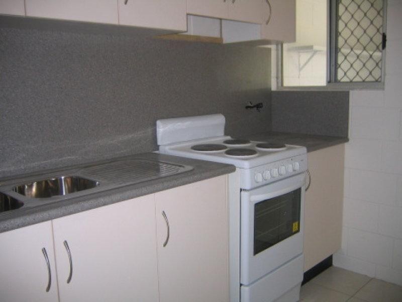 2/7 Maria Street, Rasmussen QLD 4815