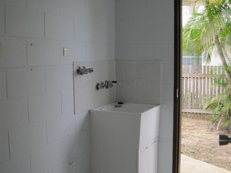 2/1 Calypso Court, Burdell QLD 4818