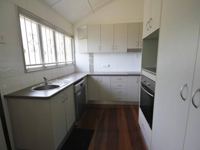 1/4 Cannan Street, South Townsville QLD 4810