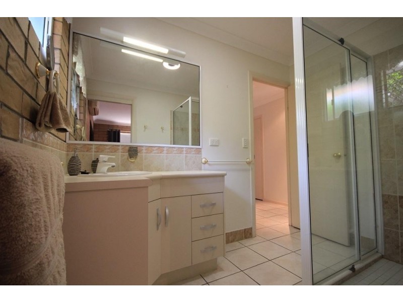 5 Crown Court, Kirwan QLD 4817