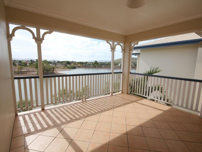 23/24 Martinez Avenue, West End QLD 4810