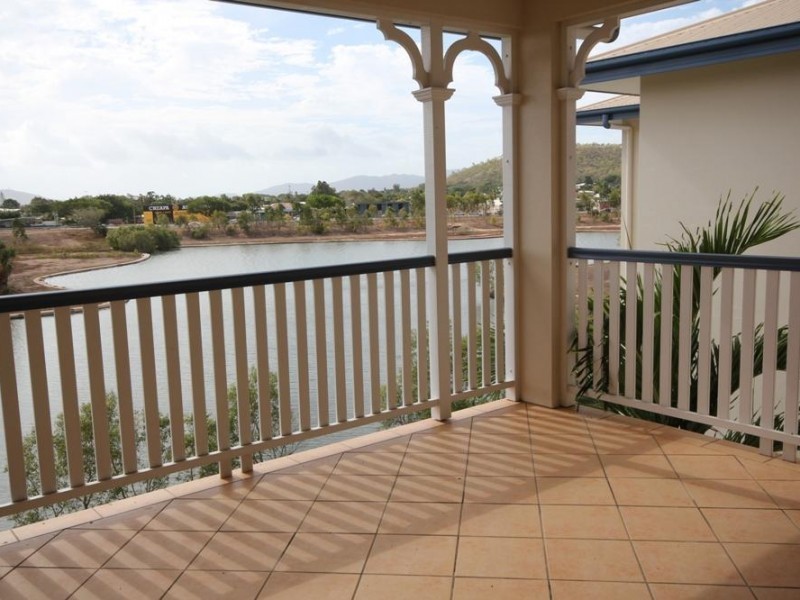 23/24 Martinez Avenue, West End QLD 4810