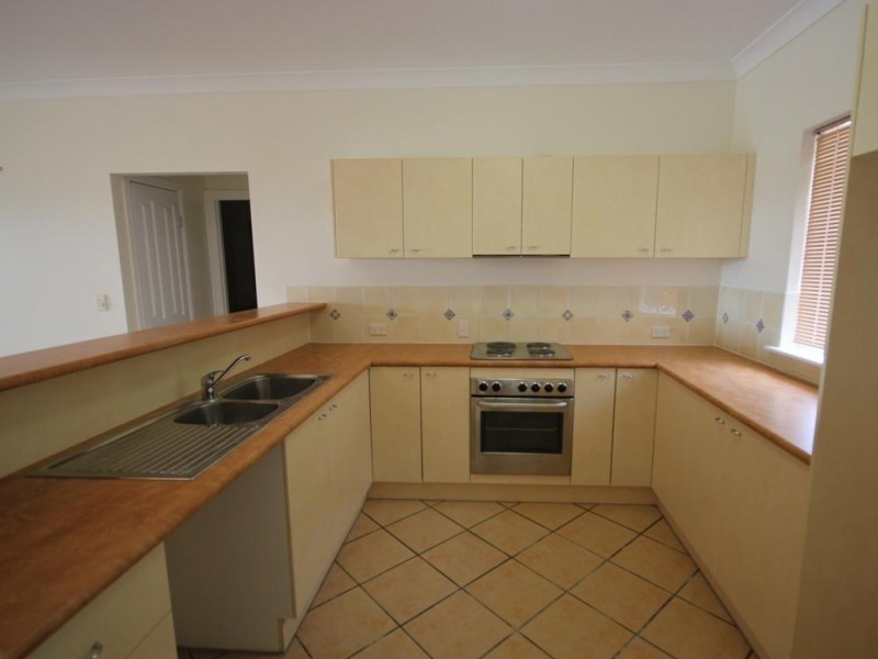 23/24 Martinez Avenue, West End QLD 4810