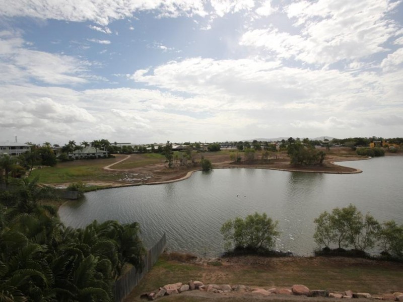 23/24 Martinez Avenue, West End QLD 4810