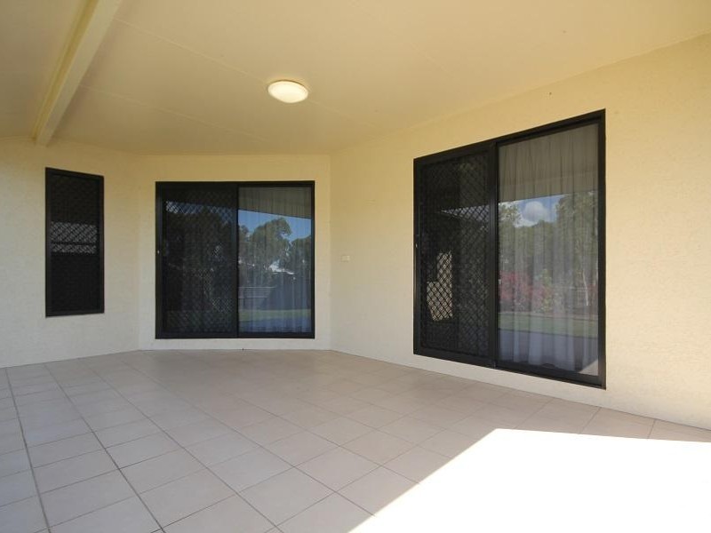 19 Minstrel Court, Bushland Beach QLD 4818