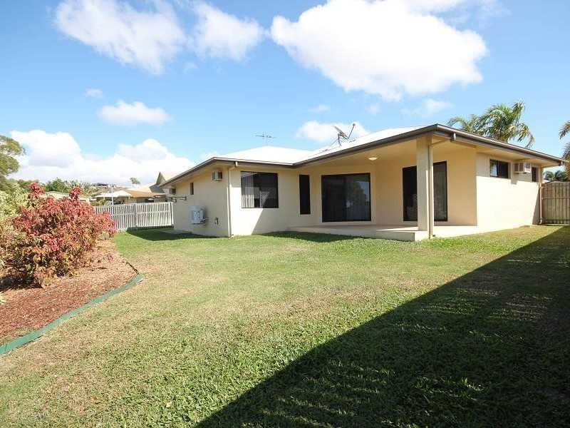 19 Minstrel Court, Bushland Beach QLD 4818