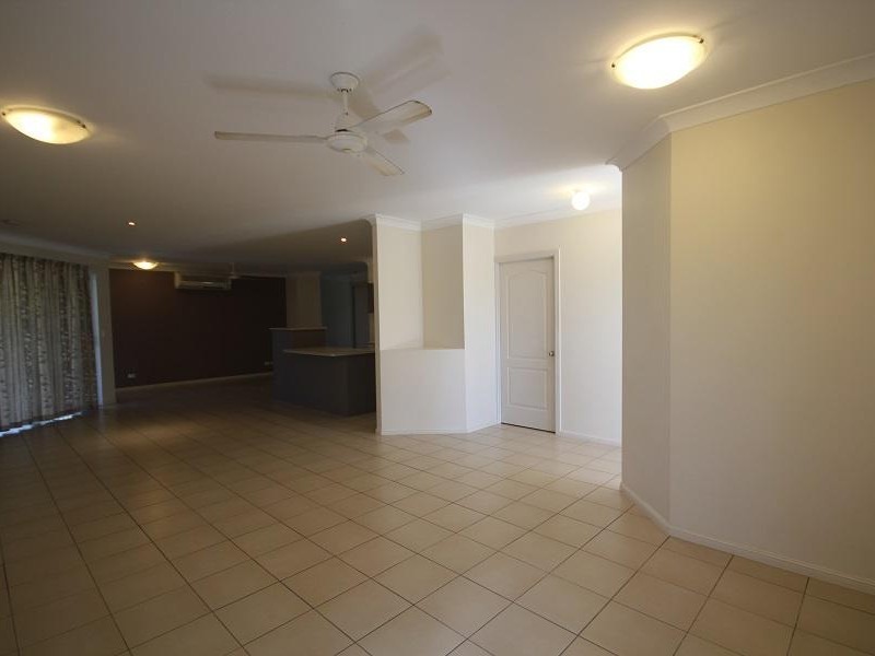 19 Minstrel Court, Bushland Beach QLD 4818