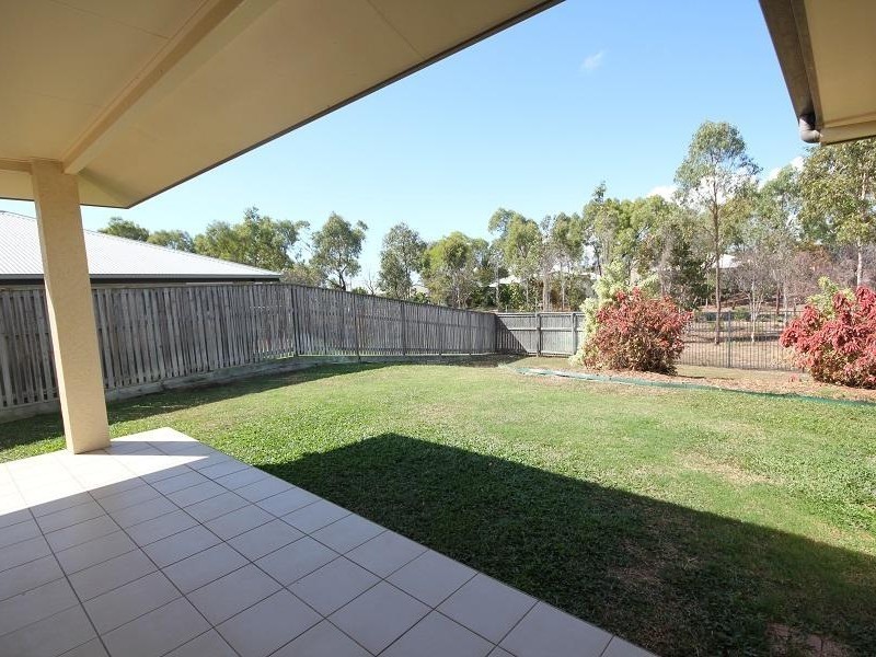 19 Minstrel Court, Bushland Beach QLD 4818