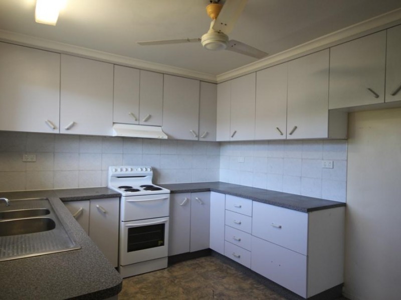 8 Eklund Street, Kirwan QLD 4817