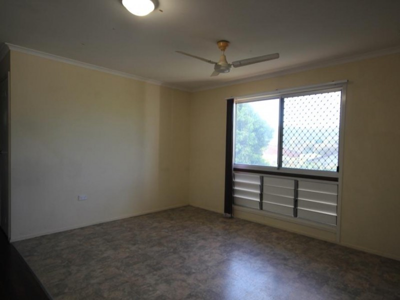 8 Eklund Street, Kirwan QLD 4817