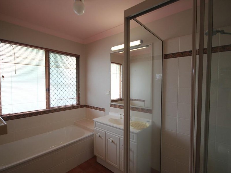 6 Saratoga Close, Kirwan QLD 4817