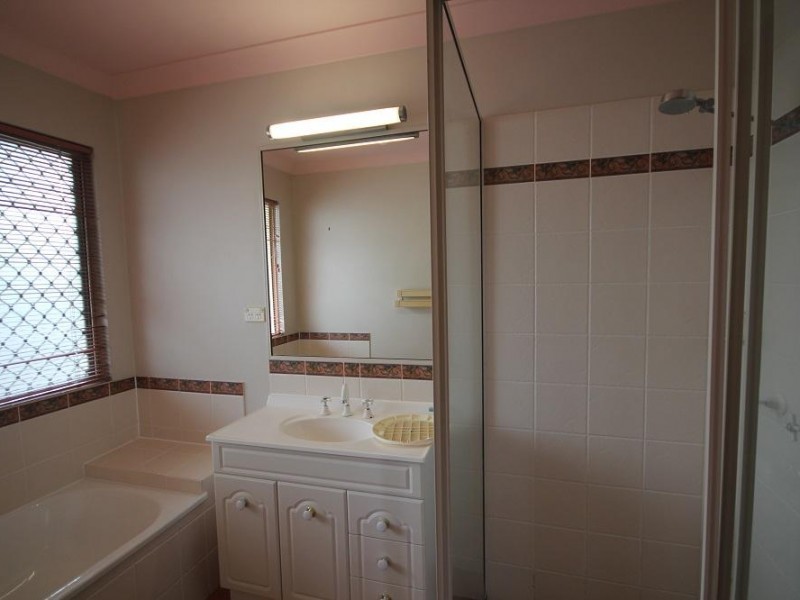 6 Saratoga Close, Kirwan QLD 4817