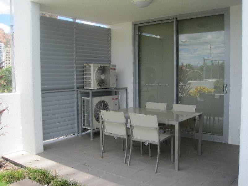 211/2 Dibbs Street, Townsville City QLD 4810