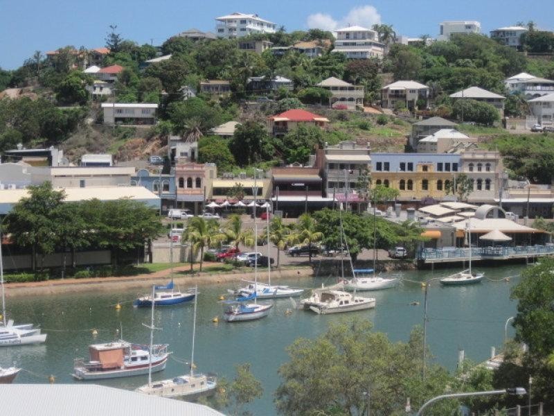211/2 Dibbs Street, Townsville City QLD 4810