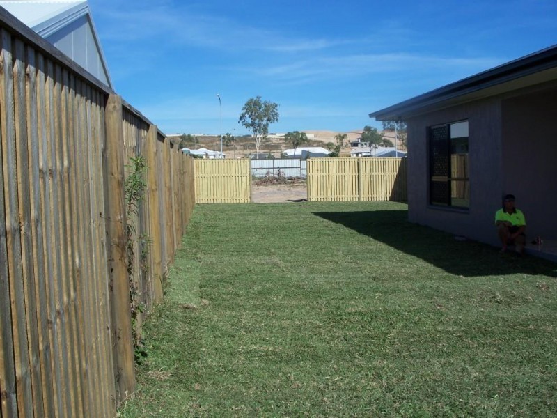 4 Dungarra Place, Bushland Beach QLD 4818