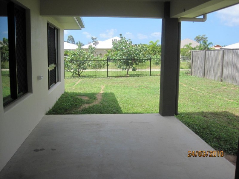 21 Dungarra Place, Bushland Beach QLD 4818