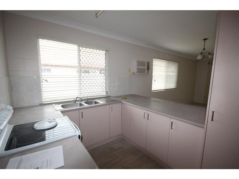 2/10 Doncaster Way, Mount Louisa QLD 4814