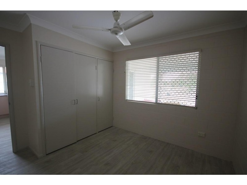 2/10 Doncaster Way, Mount Louisa QLD 4814