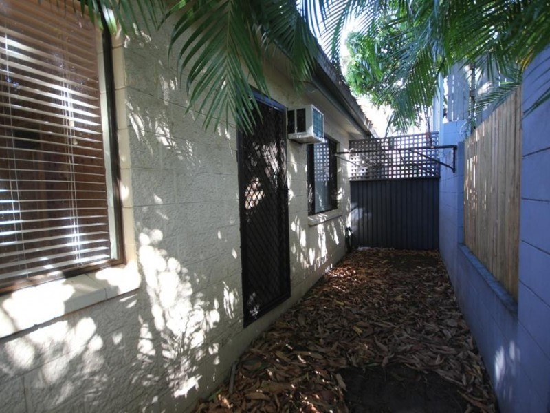 3/16 Margaret Street, West End QLD 4810