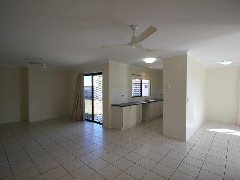 17 Amy Court, Kelso QLD 4815