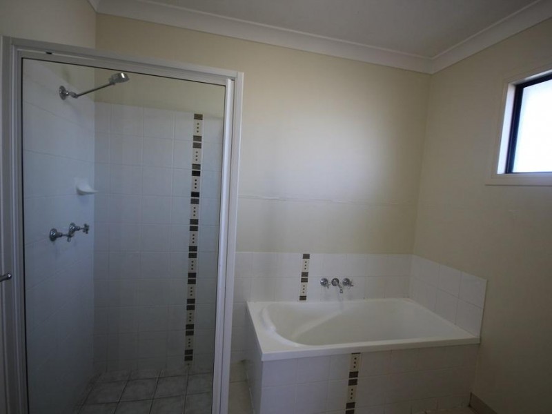 17 Amy Court, Kelso QLD 4815