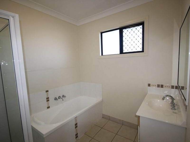 17 Amy Court, Kelso QLD 4815