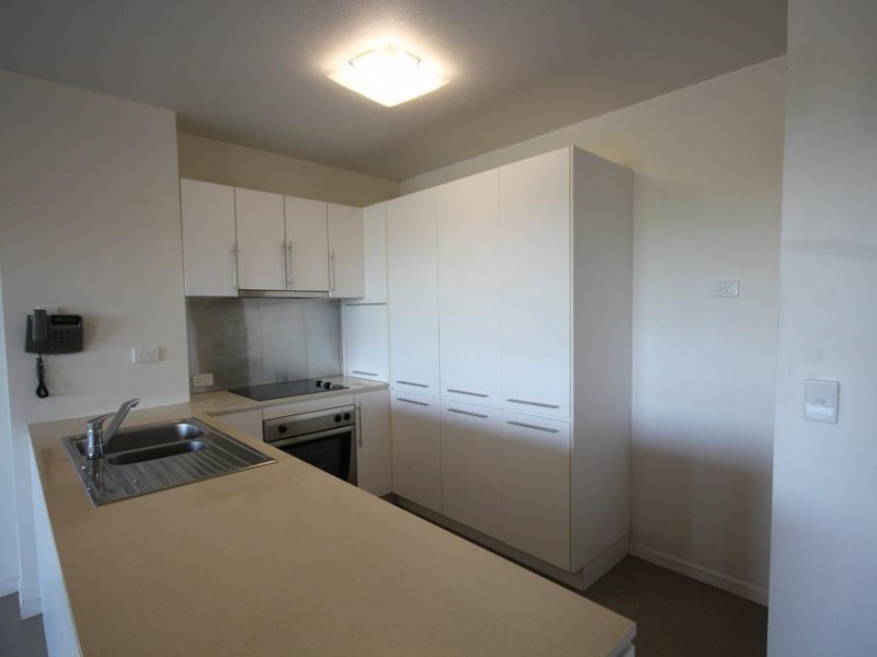 10/8-32 Stanley Street, Townsville City QLD 4810