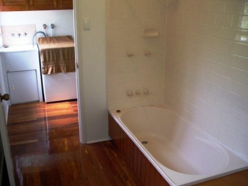 West End QLD 4810